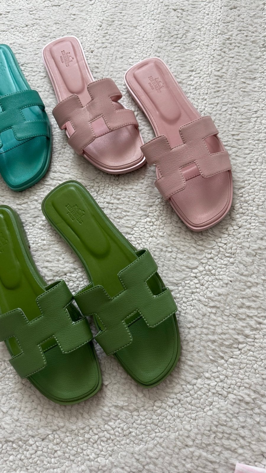 Nieuwe Hermes Slippers in Blauw, Roze en Groen - Maat 39, Ophalen of Verzenden, Nieuw, Blauw, Slippers