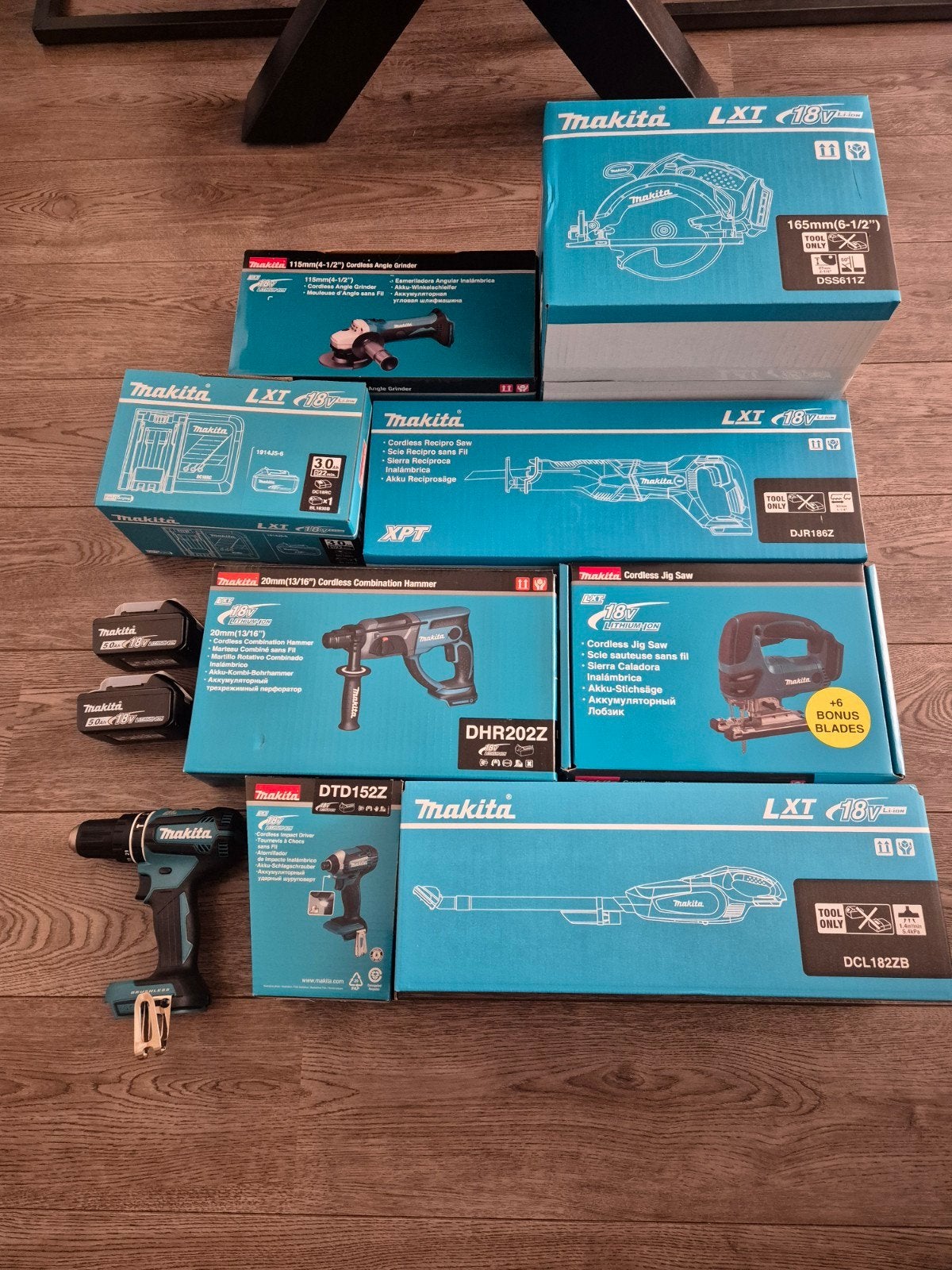 Makita set nieuw met 8 machines lader en 2 keer 5ah, Ophalen, Nieuw, Boor- en/of Breekhamer