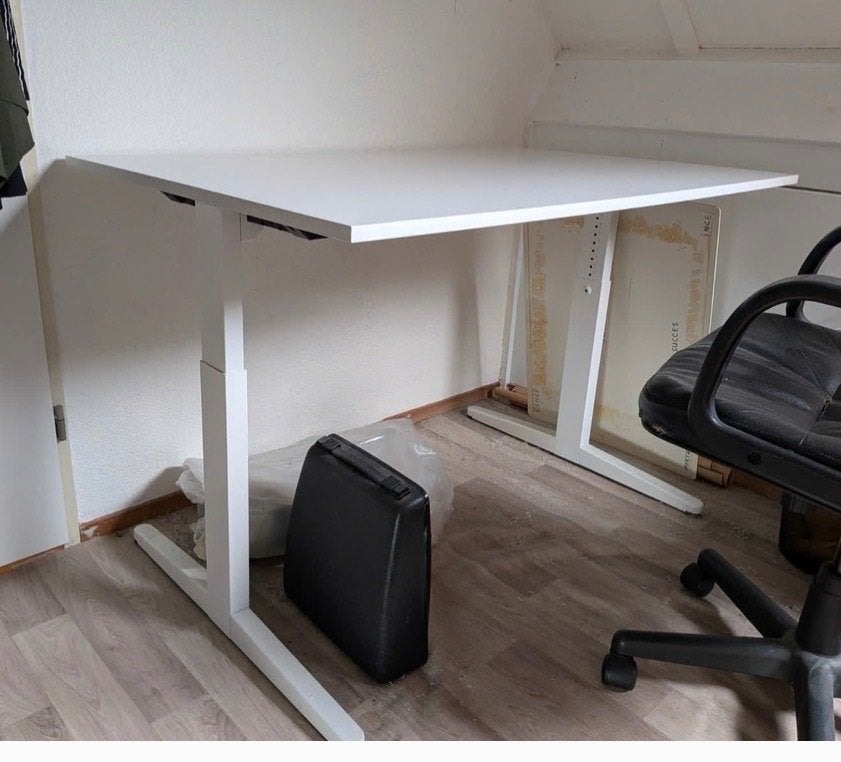 Bureau, Huis en Inrichting, Bureaus, Ophalen, Zit-sta bureau, Zo goed als nieuw, Wit