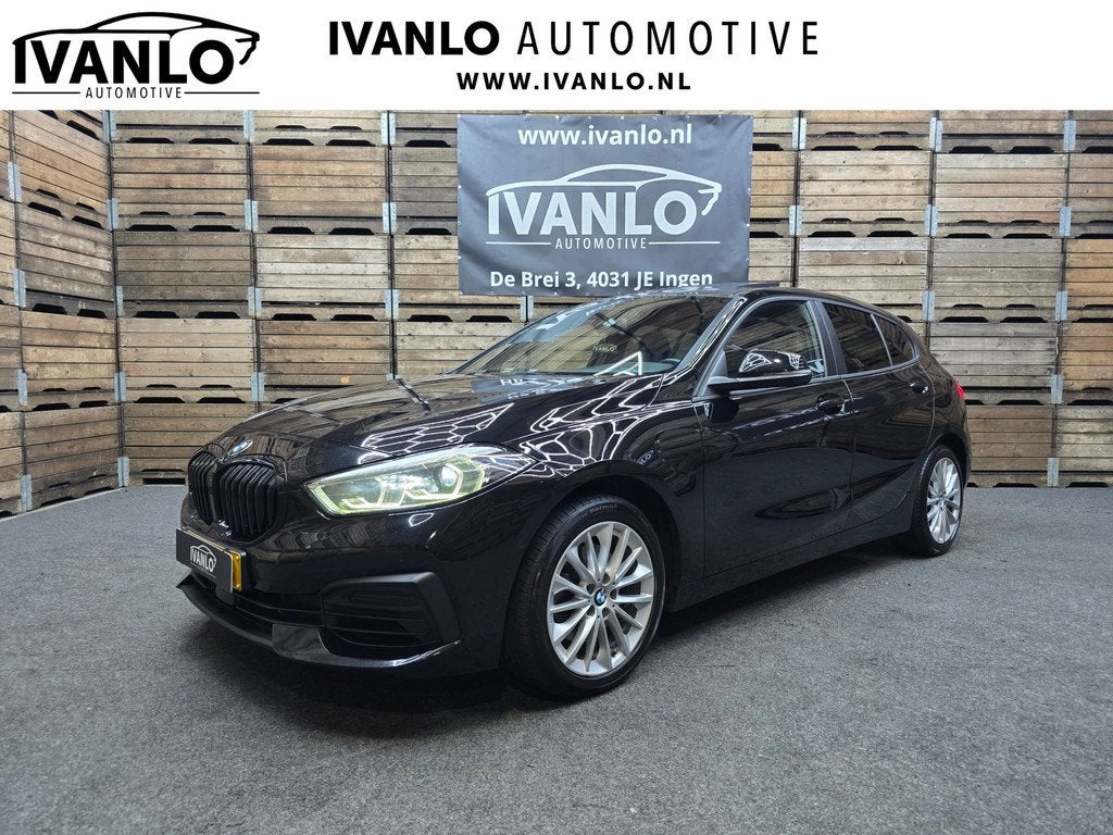 BMW 1-serie 118i High Executive Pano Clima Camera HUD Navi L, Auto's, BMW, Bedrijf, Te koop, 1-Serie, ABS, Achteruitrijcamera