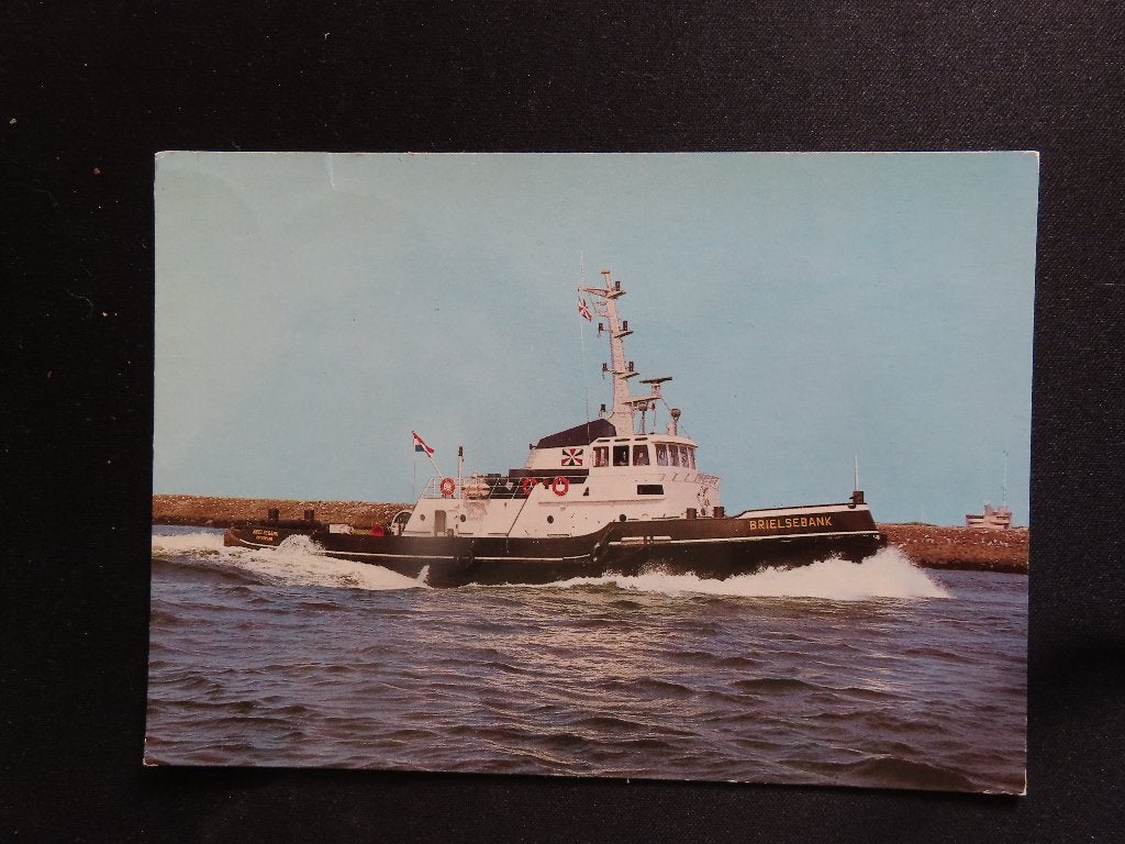 ansichtkaart sleepboot "Brielsebank" NRS, Ophalen of Verzenden, Kaart, Foto of Prent