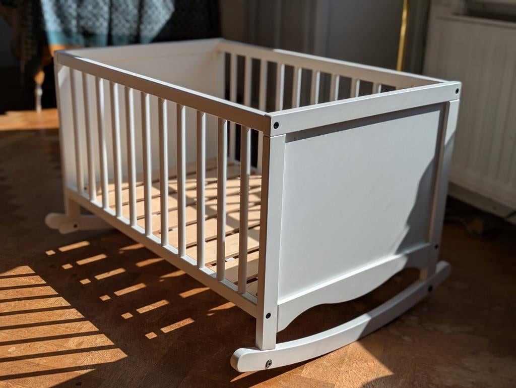 IKEA SOLGUL wieg (wit) – Ongebruikt incl. matras, Kinderen en Baby's, Ophalen of Verzenden, Gebruikt, Wieg