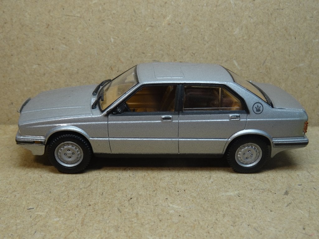 UNIVERSAL-HOBBIES 1/43, MASERATI BITURBO 425, Zie Foto`s, Hobby en Vrije tijd, Ophalen of Verzenden, Zo goed als nieuw, Auto, Universal Hobbies