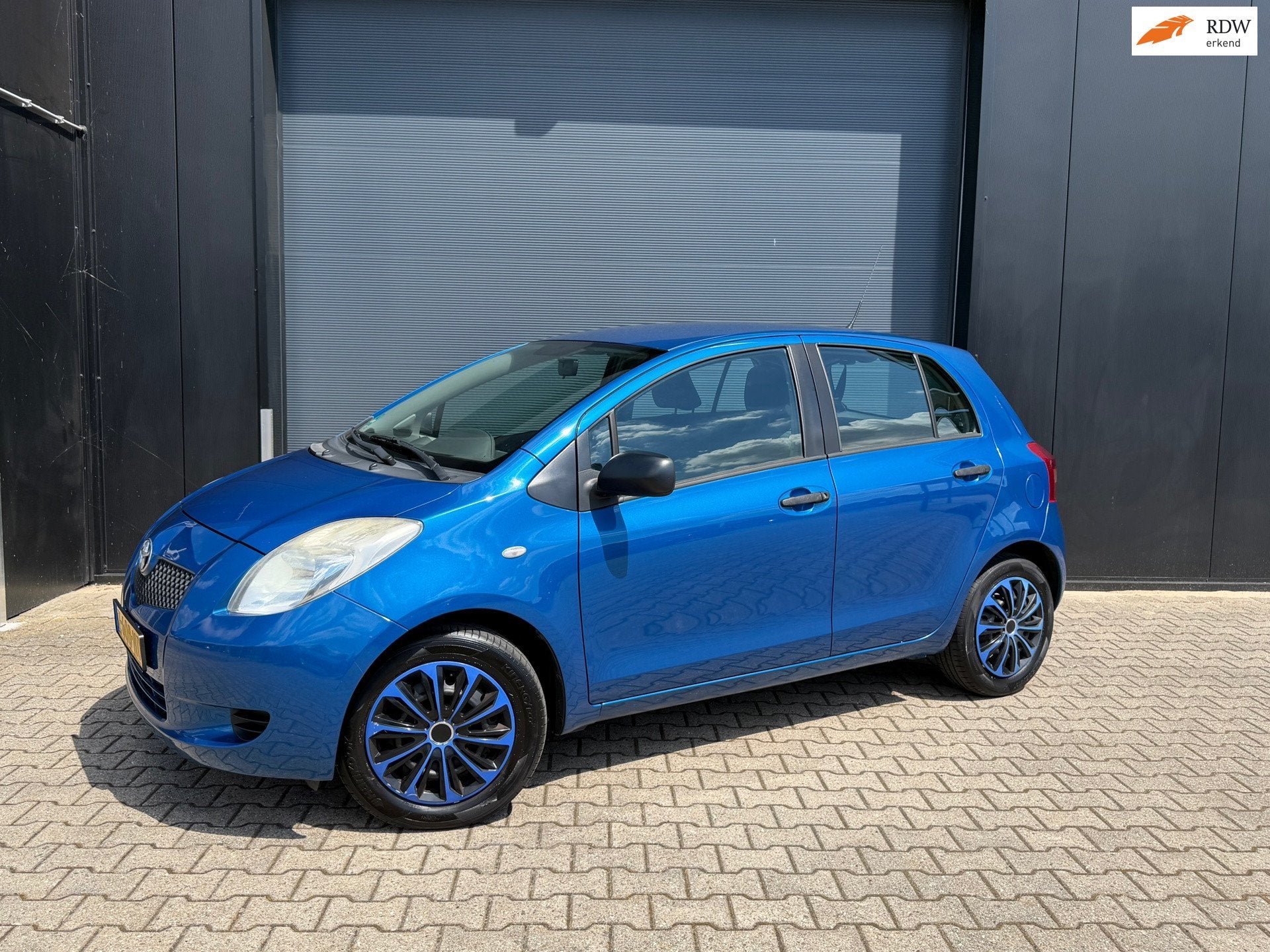 Toyota Yaris 1.0 VVTi + Airco, 5Drs lage kilometerstand, Voorwielaandrijving, Stof, Bedrijf, Handgeschakeld