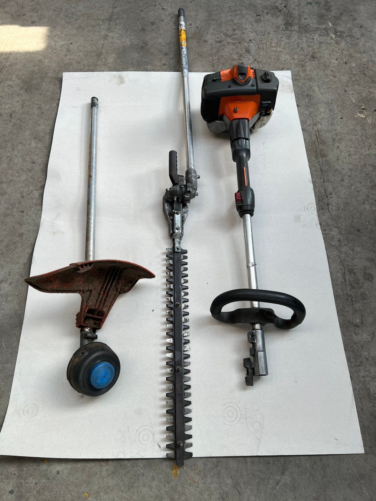 Husqvarna bosmaaier met accessoires, Tuin en Terras, Bosmaaiers, Ophalen, Gebruikt, 10 tot 30 cm, Benzine