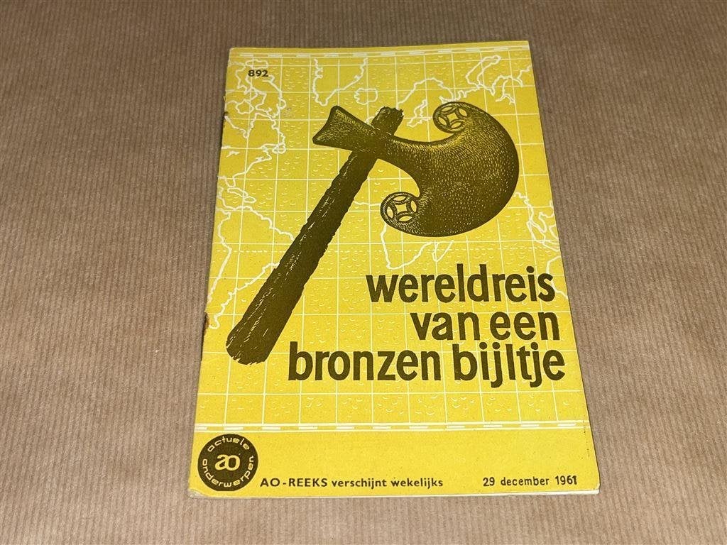 Wereldreis van een bronzen bijltje., Boeken, Ophalen of Verzenden, Gelezen, Europa