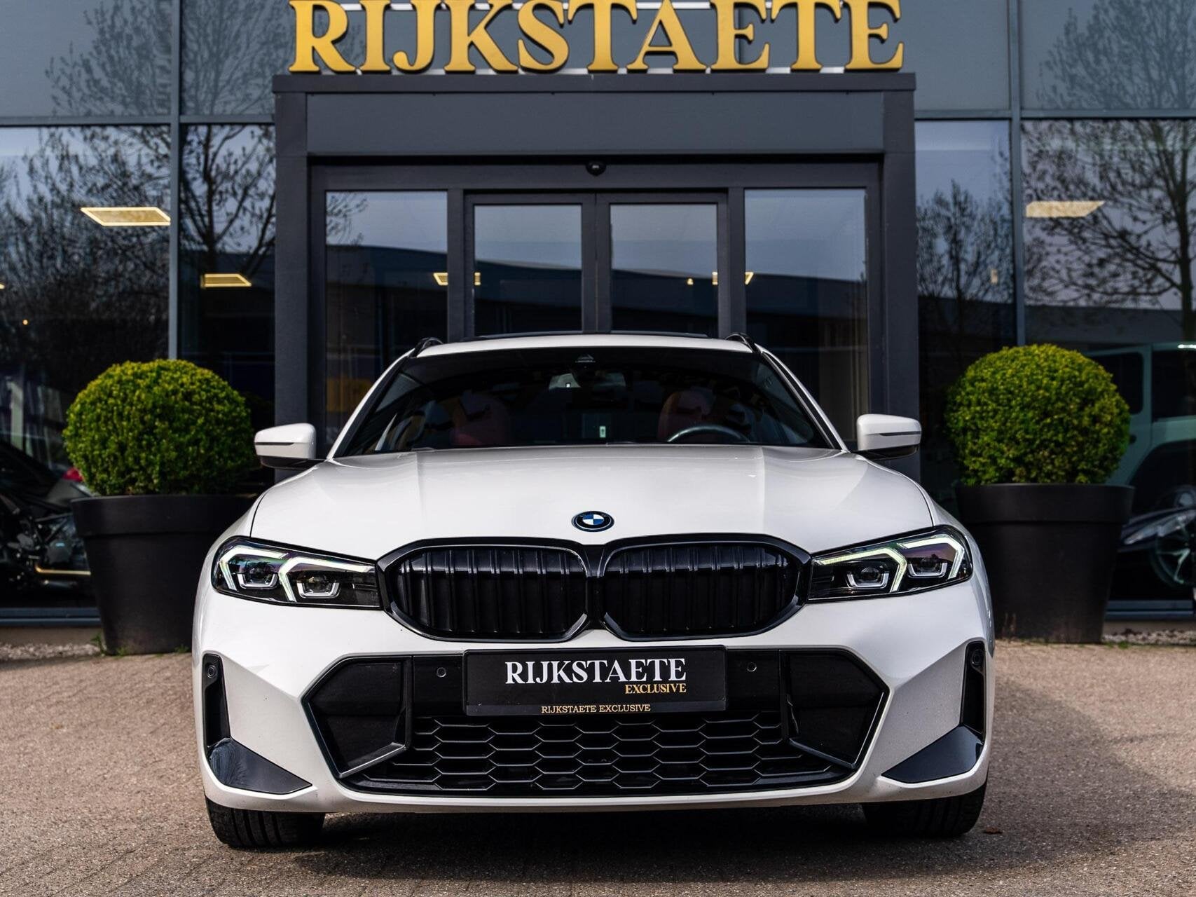 BMW 3-serie Touring 320e|PANO|CARPLAY|CAMERA|KEYLESS|LASER, Auto's, Automaat, 1998 cc, Gebruikt, Euro 6