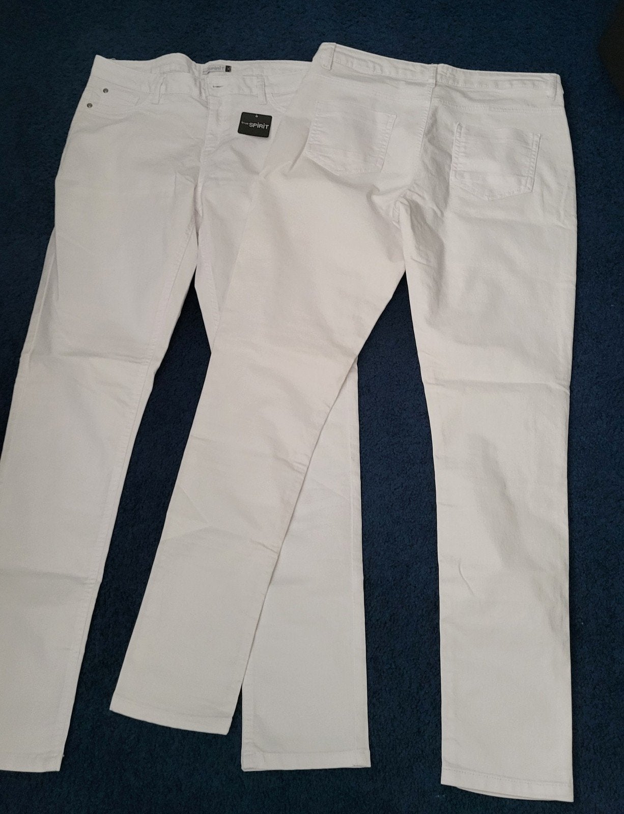 Witte broek, spijkerbroek model,  2 dezelfde, maatL, Kleding | Dames, Broeken en Pantalons, Wit, Maat 42/44 (L), Nieuw, Ophalen of Verzenden