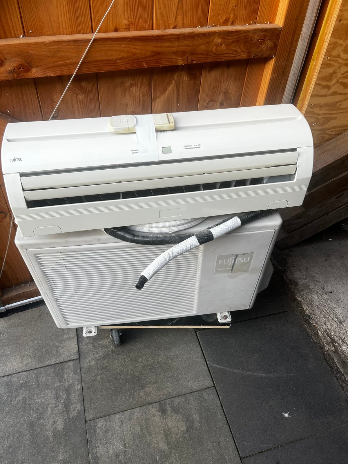 Fujitsu airco – buitenunit + binnenunit, Ophalen, Gebruikt, Verwarmen, 3 snelheden of meer
