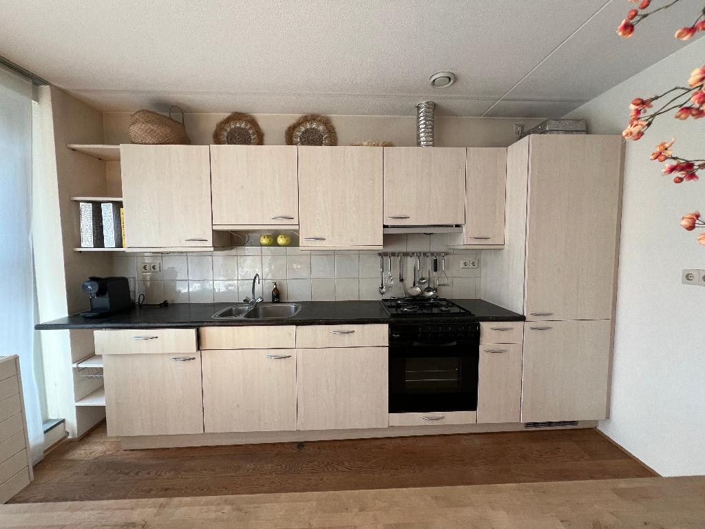 Full kitchen - fully functioning with all equipments ready, Gebruikt, Enkelwandige keuken, Ophalen of Verzenden, Hout