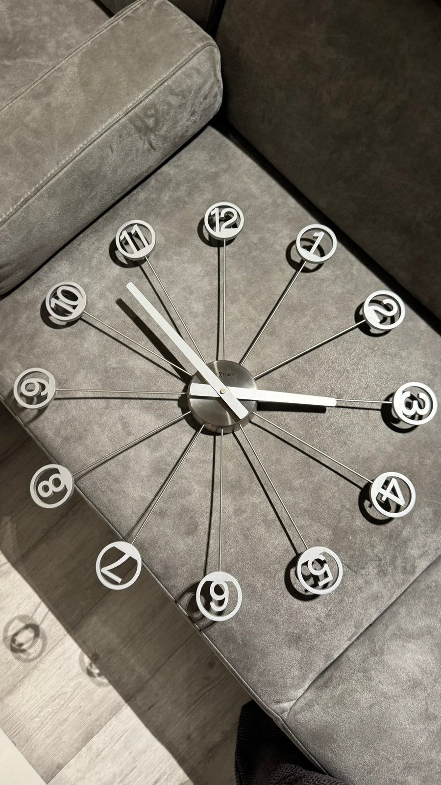 Wandklok zilverkleurig, merk nextime, Huis en Inrichting, Woonaccessoires | Klokken, Analoog, Ophalen of Verzenden, Zilver, Overige merken