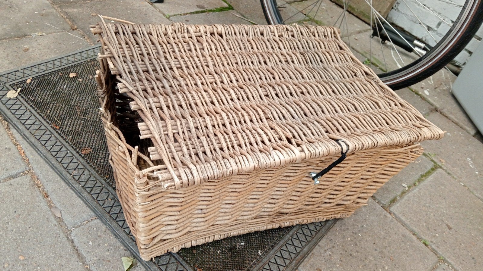 Bijna gratis gebruikte rieten fietsmand, Ophalen, Gebruikt