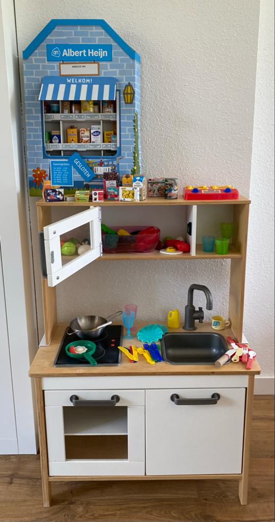 IKEA DUKTIG Speelkeuken met Albert Heijn supermarkt, Kinderen en Baby's, Speelgoed | Speelkeukens, Ophalen, Gebruikt, Hout, Speelkeuken