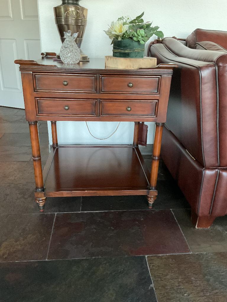 Hoge bijzettafel, voor €50,00 af te halen in Denekamp, Ophalen, 50 tot 100 cm, 50 tot 75 cm, Klassiek