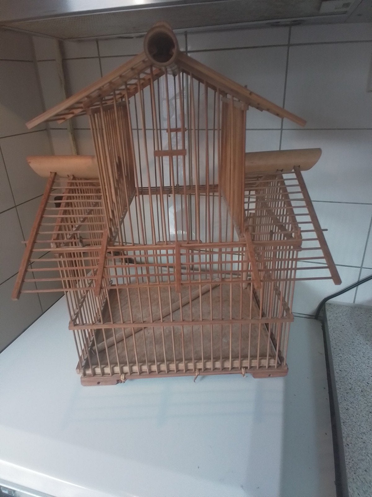 Houten kooitje van 46 cm hoog en 40 bij 40 cm breed   27.50, Ophalen of Verzenden