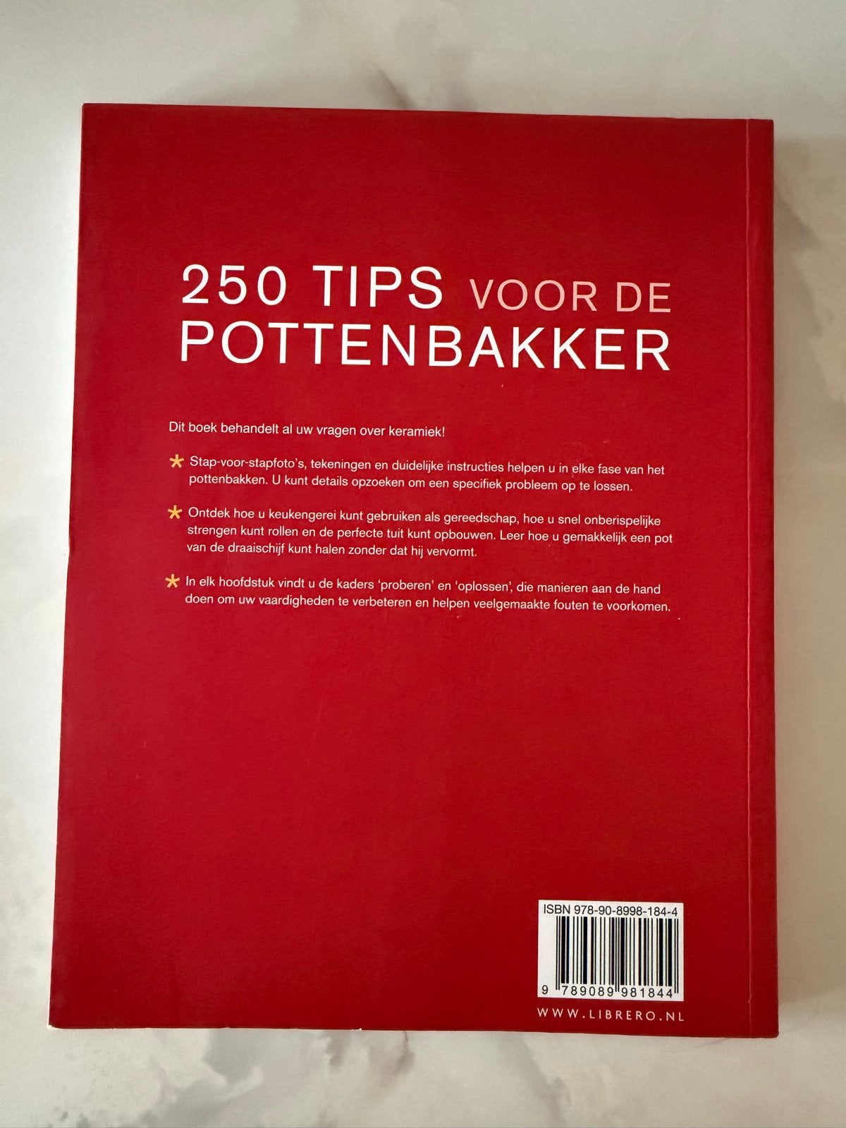 250 Tips voor de Pottenbakker - Jacqui Atkin, Boeken, Ophalen of Verzenden, Zo goed als nieuw, Kleien en Boetseren