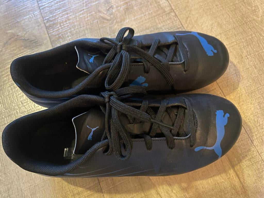 Voetbal schoenen, Maat XS of kleiner, Ophalen, Zo goed als nieuw, Schoenen