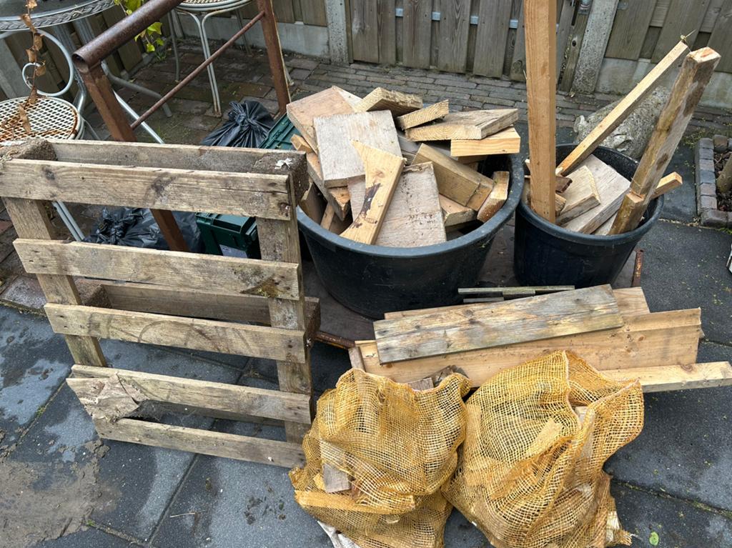Gratis brandhout. GERESERVEERD, Tuin en Terras, Haardhout, Minder dan 3 m³, Ophalen