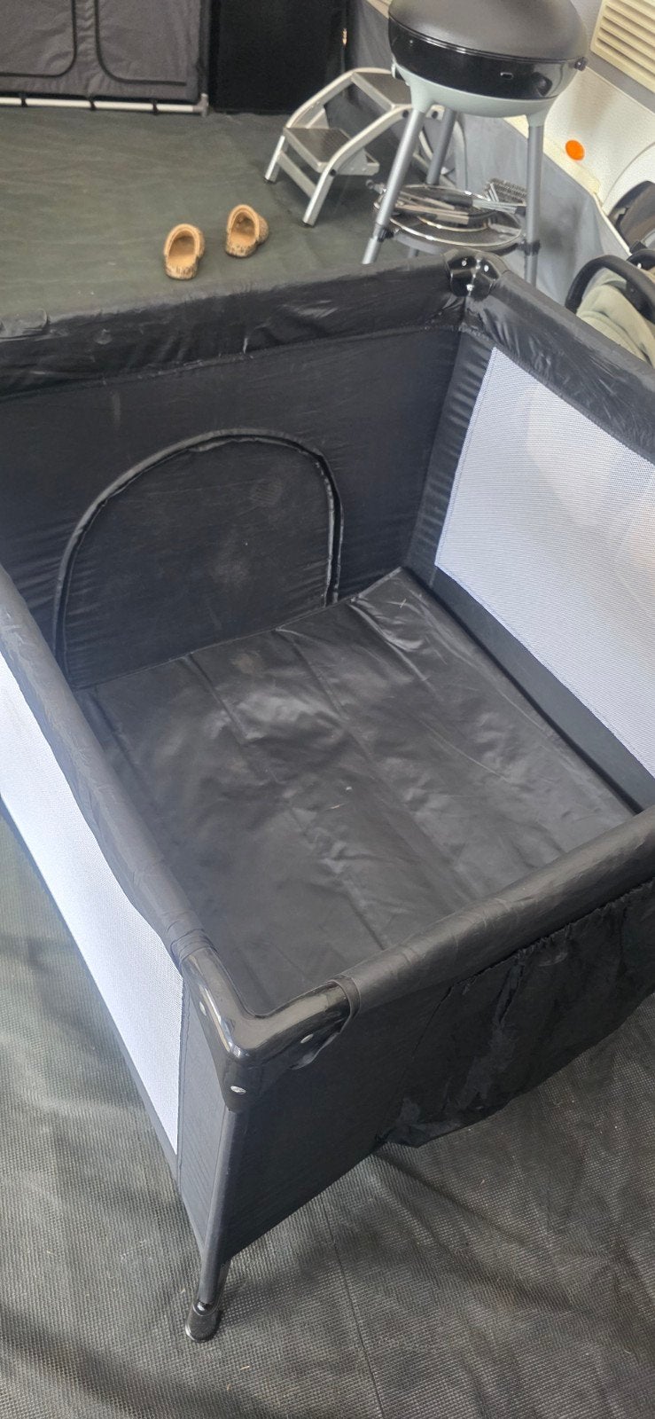Camping box / Reisbedje met verhoging voor baby, Ophalen of Verzenden, Gebruikt, Reisbedje
