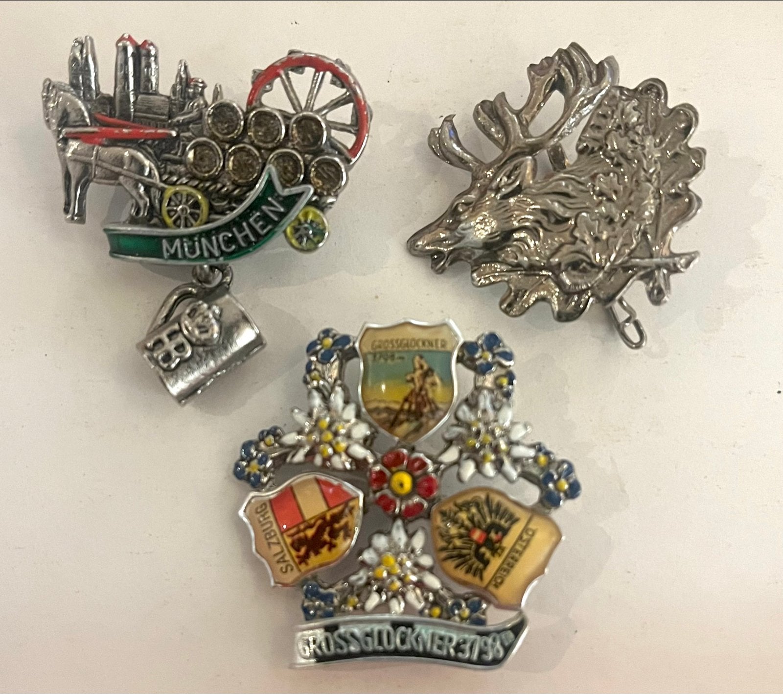 3 Vintage Speldjes: München, Hert, Grossglockner, Ophalen of Verzenden, Gebruikt, Stad of Land, Speldje of Pin
