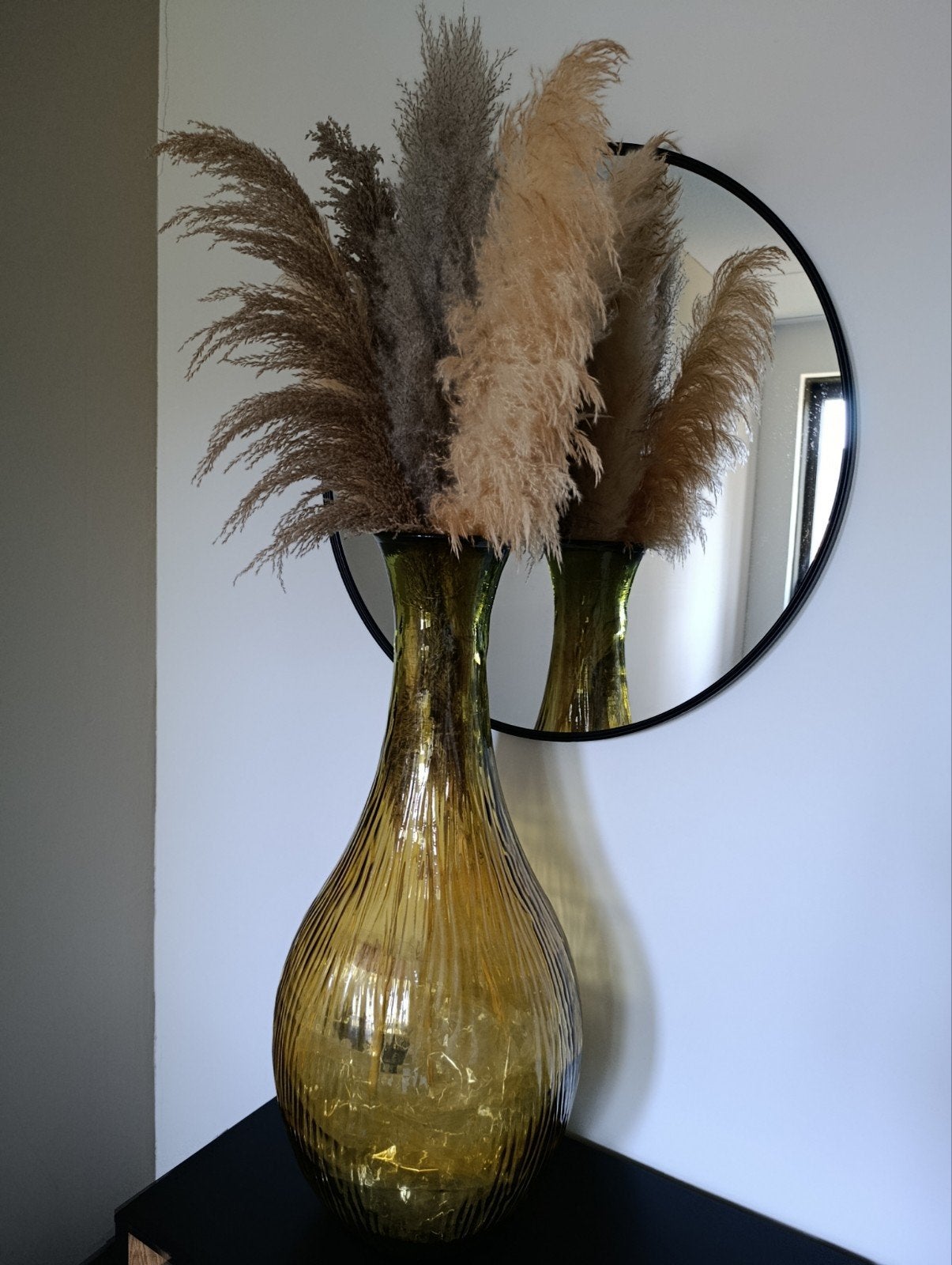 Grote, hoge vaas van geel/goudkleurig geribbeld glas, Ophalen, Inclusief decoratie, Goud, Glas