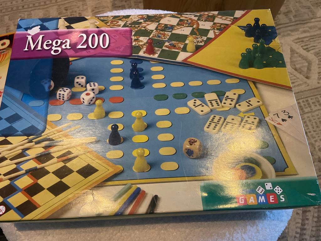 Mega 200 Bordspellen Collectie - Diverse Spellen, Een of twee spelers, Ophalen of Verzenden, Gebruikt