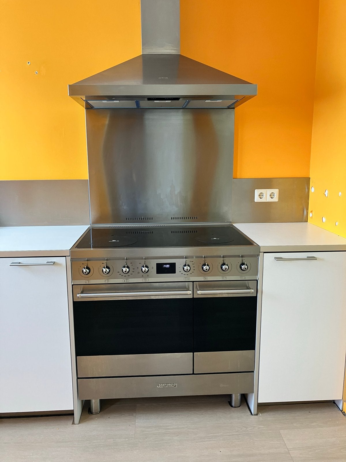 Smeg Fornuis met Inductiekookplaat en Dubbele Oven, Witgoed en Apparatuur, Fornuizen, Ophalen, Hete lucht, 60 cm of meer, 4 kookzones