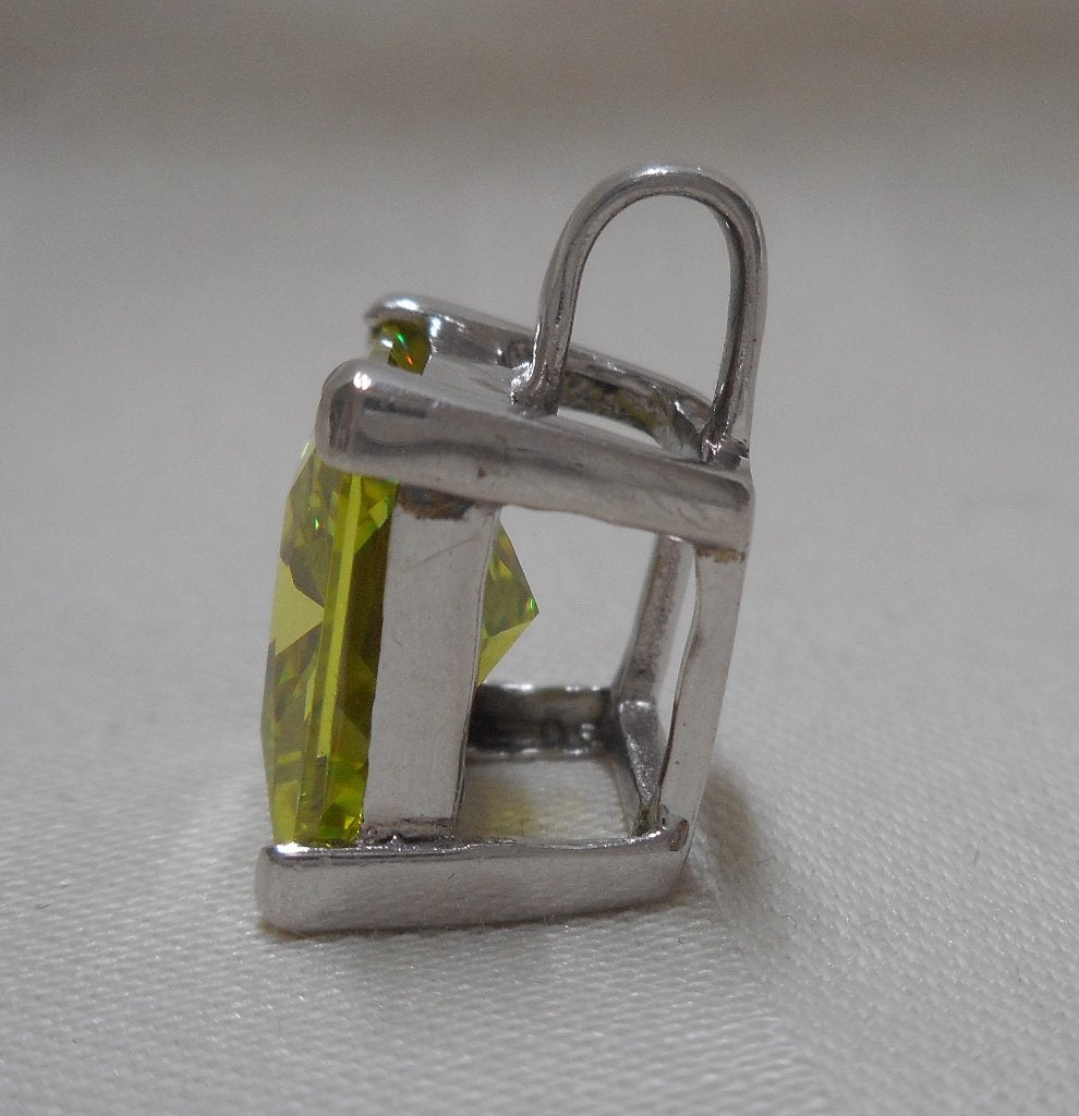 Zilveren Zinzi hanger met licht groene steen nr.1086, Verzenden, Zo goed als nieuw, Zilver, Zilver
