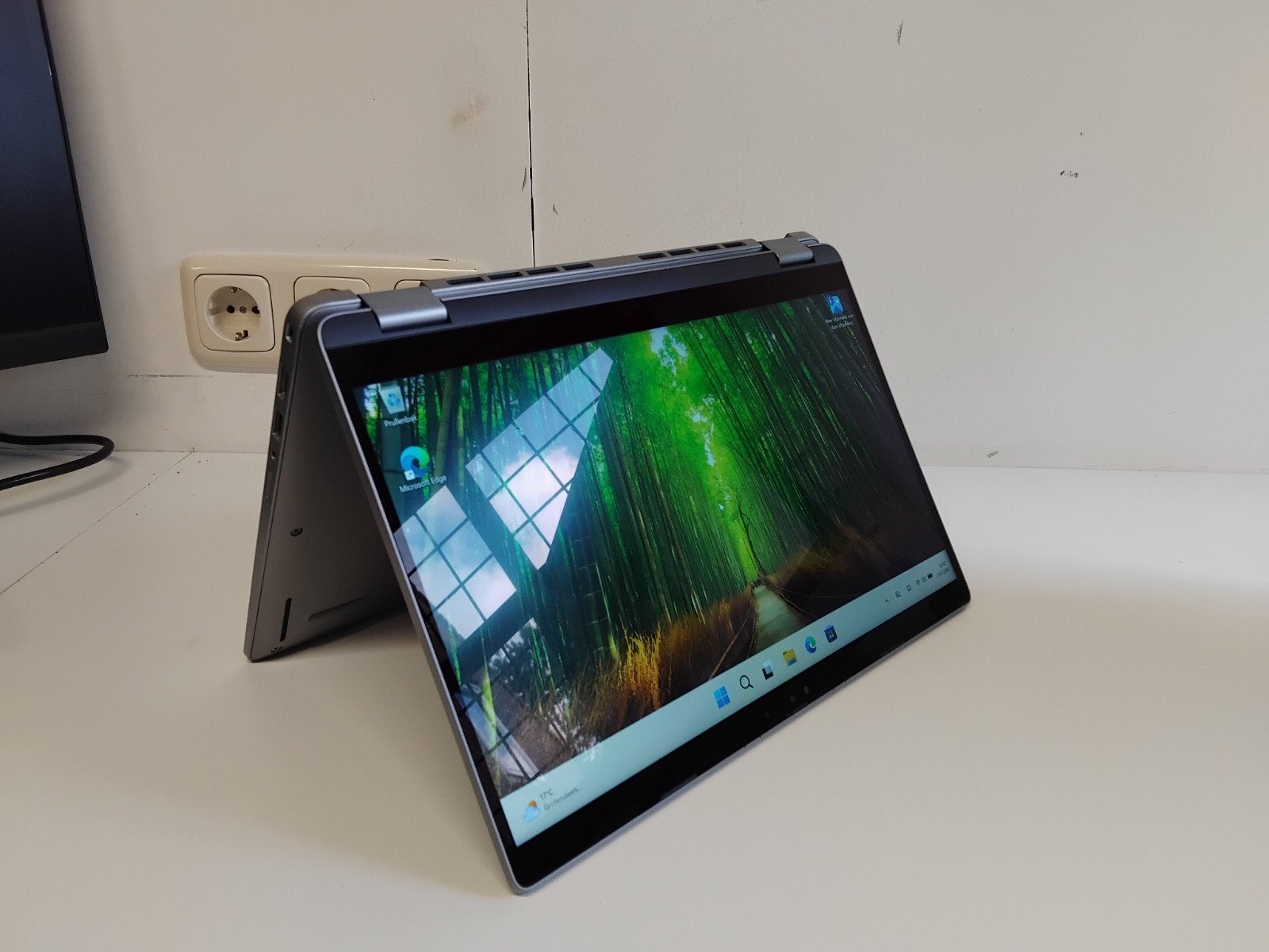 Dell Latitude 5350 2-in-1 Touchscreen Garantie April 2028, Computers en Software, Windows Laptops, Gebruikt, Qwerty, Intel® Core™ Ultra 5 135U 12 Cores