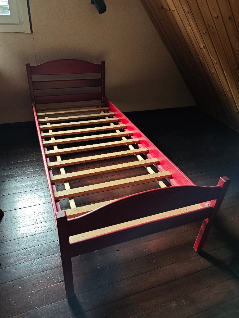 1-persoons houten bed rood 190x80 cm, Ophalen, Gebruikt, Eenpersoons, 190 cm of minder