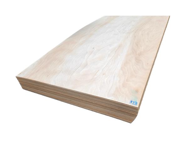 Okoume multiplex 153x310 cm /  4 mm dik  € 45,- per stuk