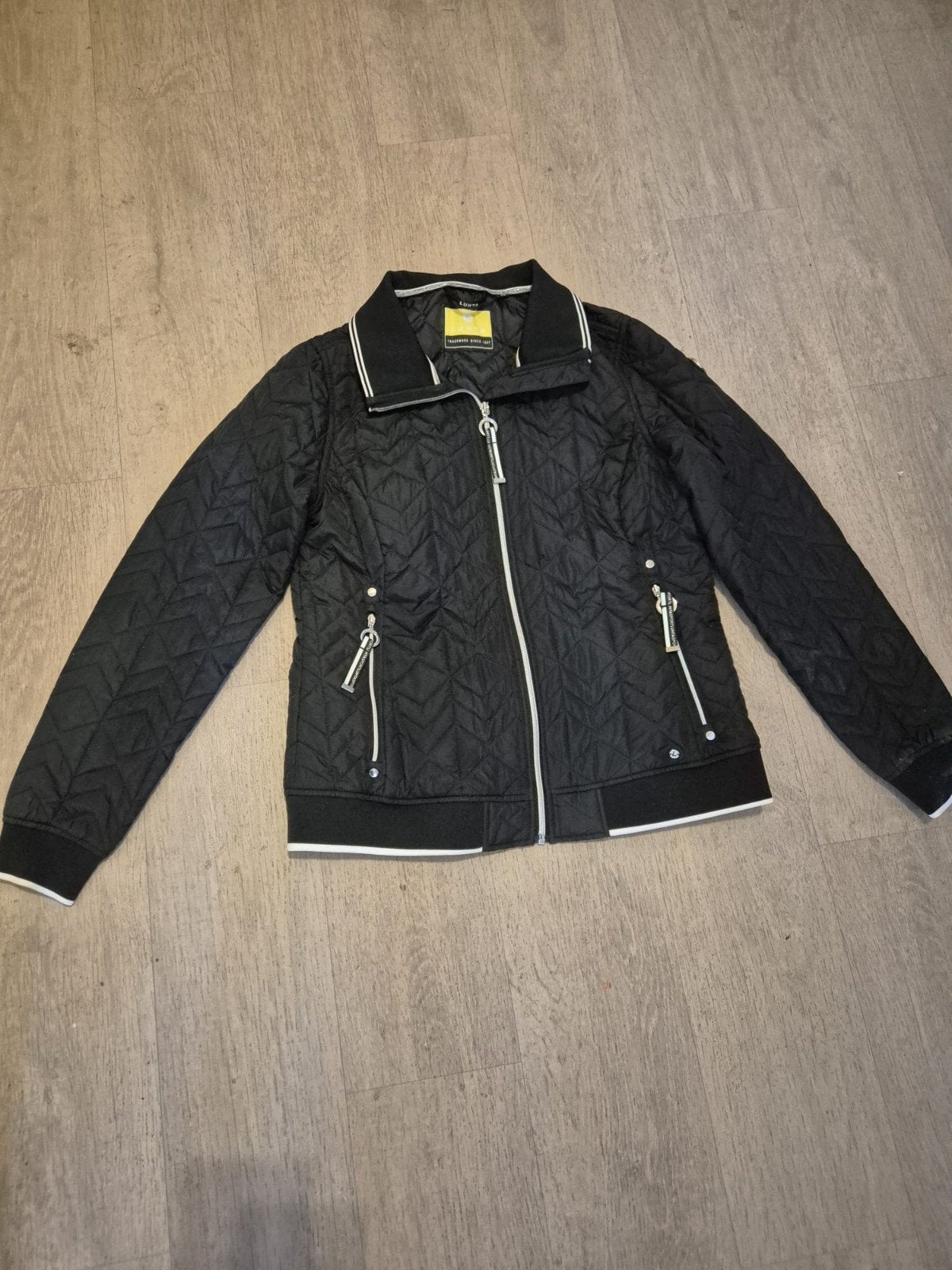 🌺🌺☺️Nieuw sportief zwart dames jasje Luhta maat L, Ophalen of Verzenden, Nieuw, Maat 42/44 (L), Zwart