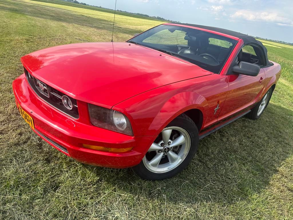 Mustang Cabriolet - LPG - 193000miles - automaat, Achterwielaandrijving, Zwart, Cabriolet, 4 stoelen