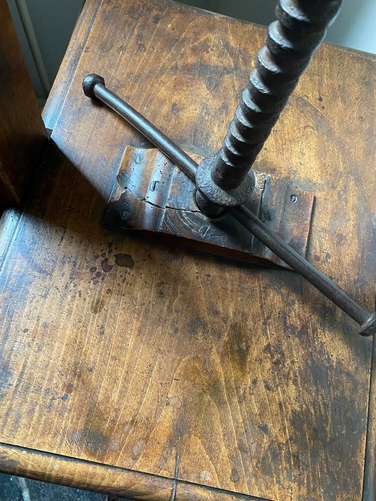 Antieke houten pers met gietijzere spindel, Ophalen of Verzenden