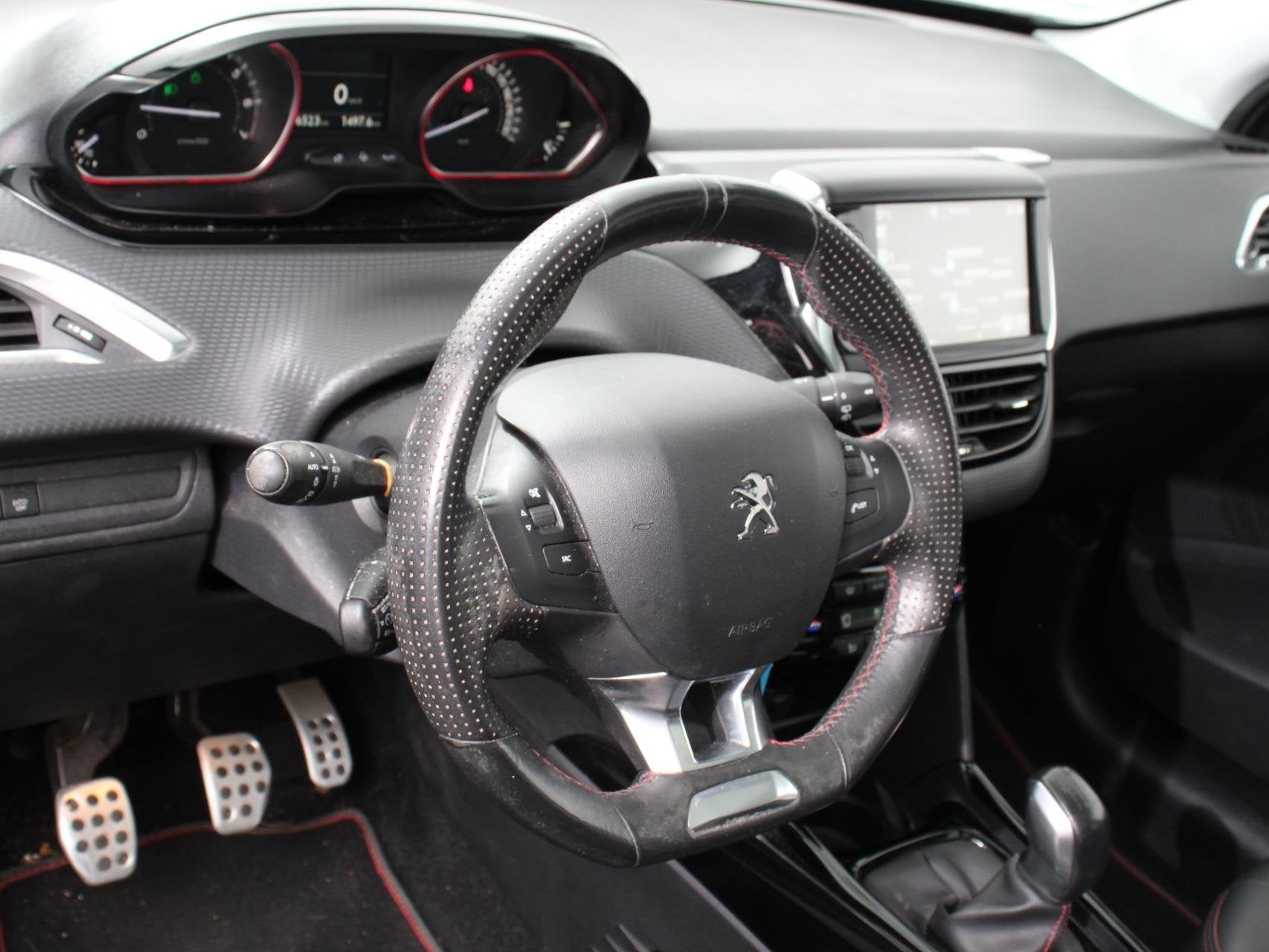 Peugeot 2008 1.2 110pk Turbo PureTech GT-line Handel/Export!, Voorwielaandrijving, Stof, Origineel Nederlands, Handgeschakeld