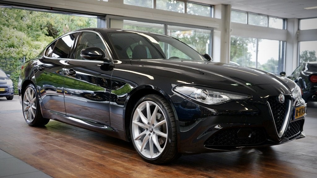 Alfa Romeo Giulia 2.0T TI | Flippers | Leer | H&K | Leder da, Auto's, 4 cilinders, Zwart, Leder, 1600 kg