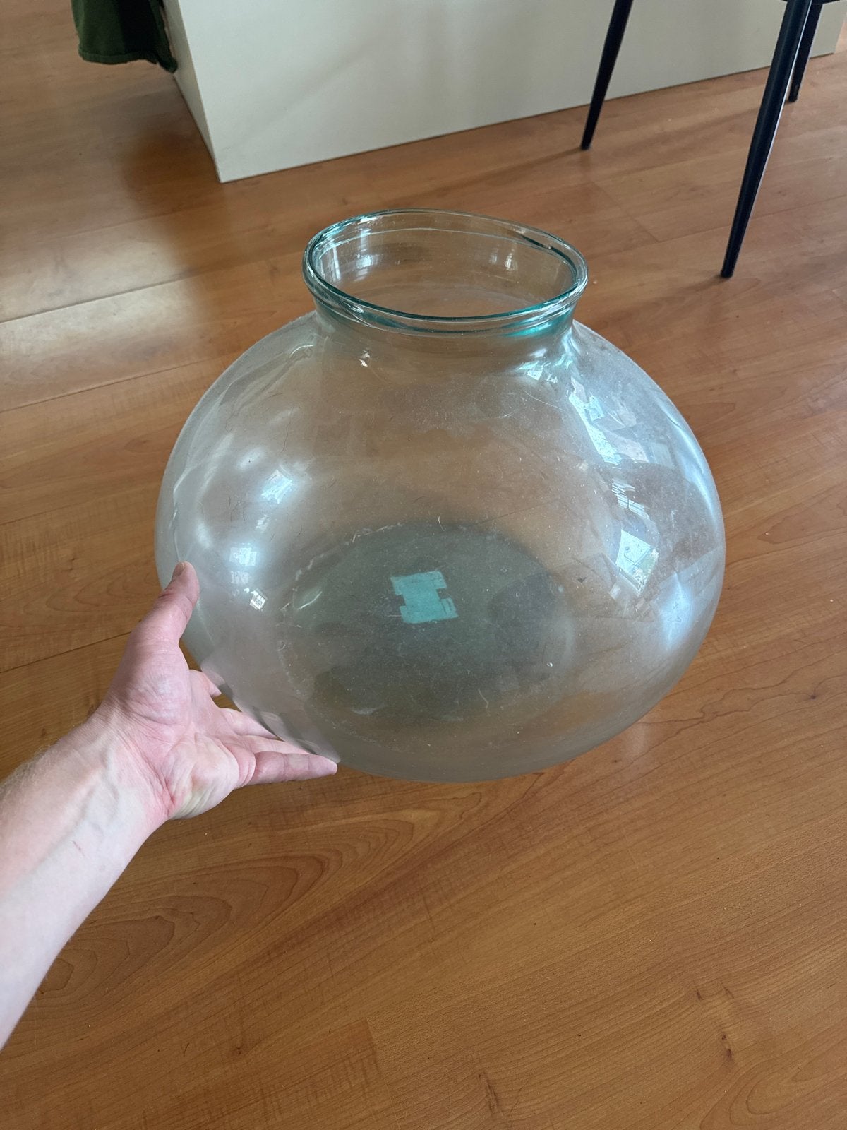 Grote glazen vaas/fles - moet schoongemaakt worden, Ophalen