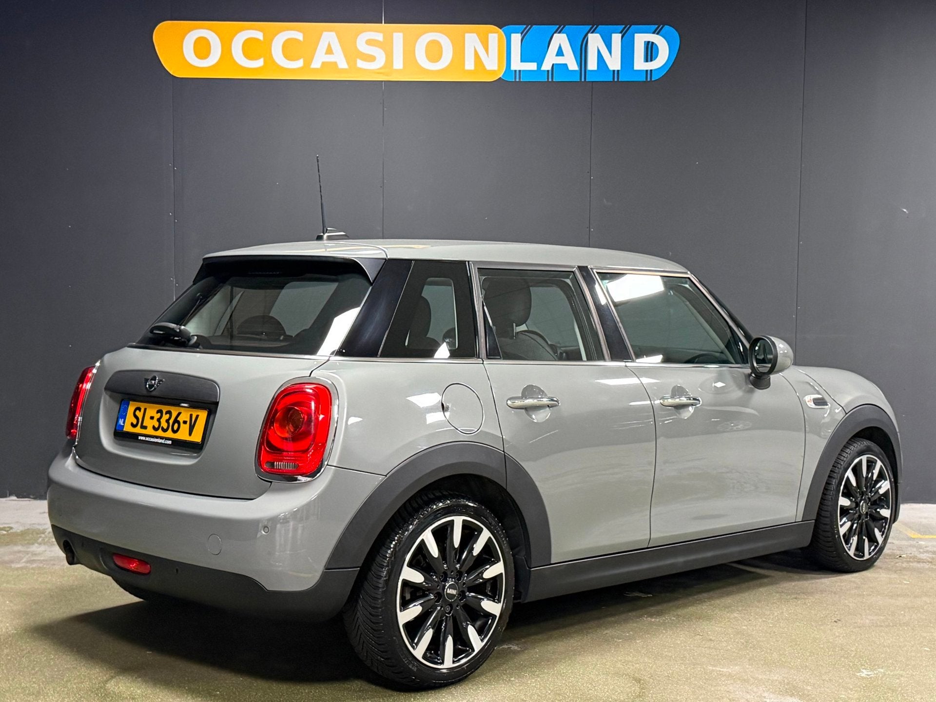 Mini 5-Deurs 1.5 One Pepper|NAP|SFEER|CRUISE|CARPLAY|BLUETOO, Auto's, Mini, Dealer onderhouden, Leder en Stof, Bedrijf, 3 cilinders
