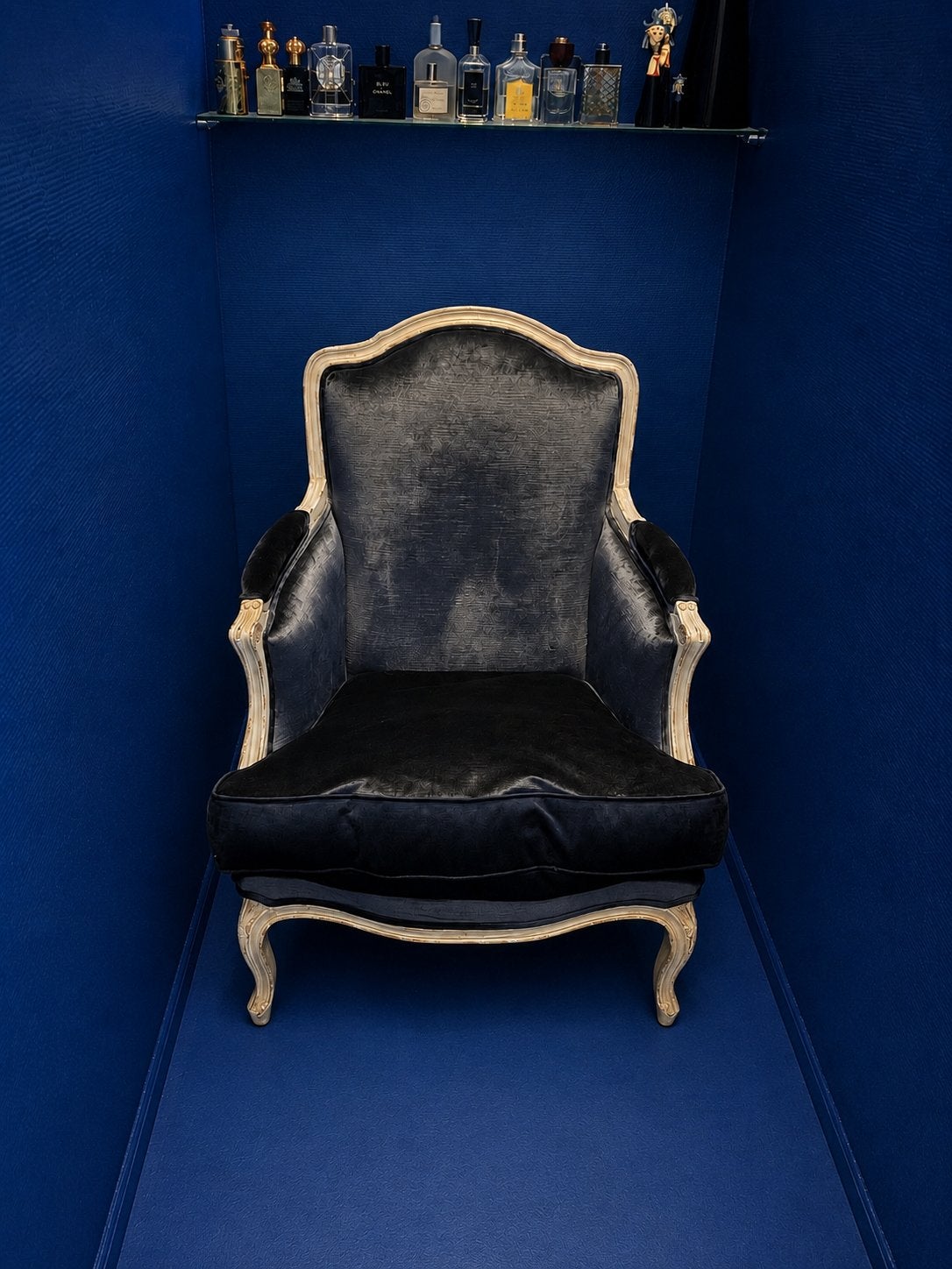Nieuwe  fauteuil met blauw fluwelen bekleding, Antiek en Kunst, Ophalen