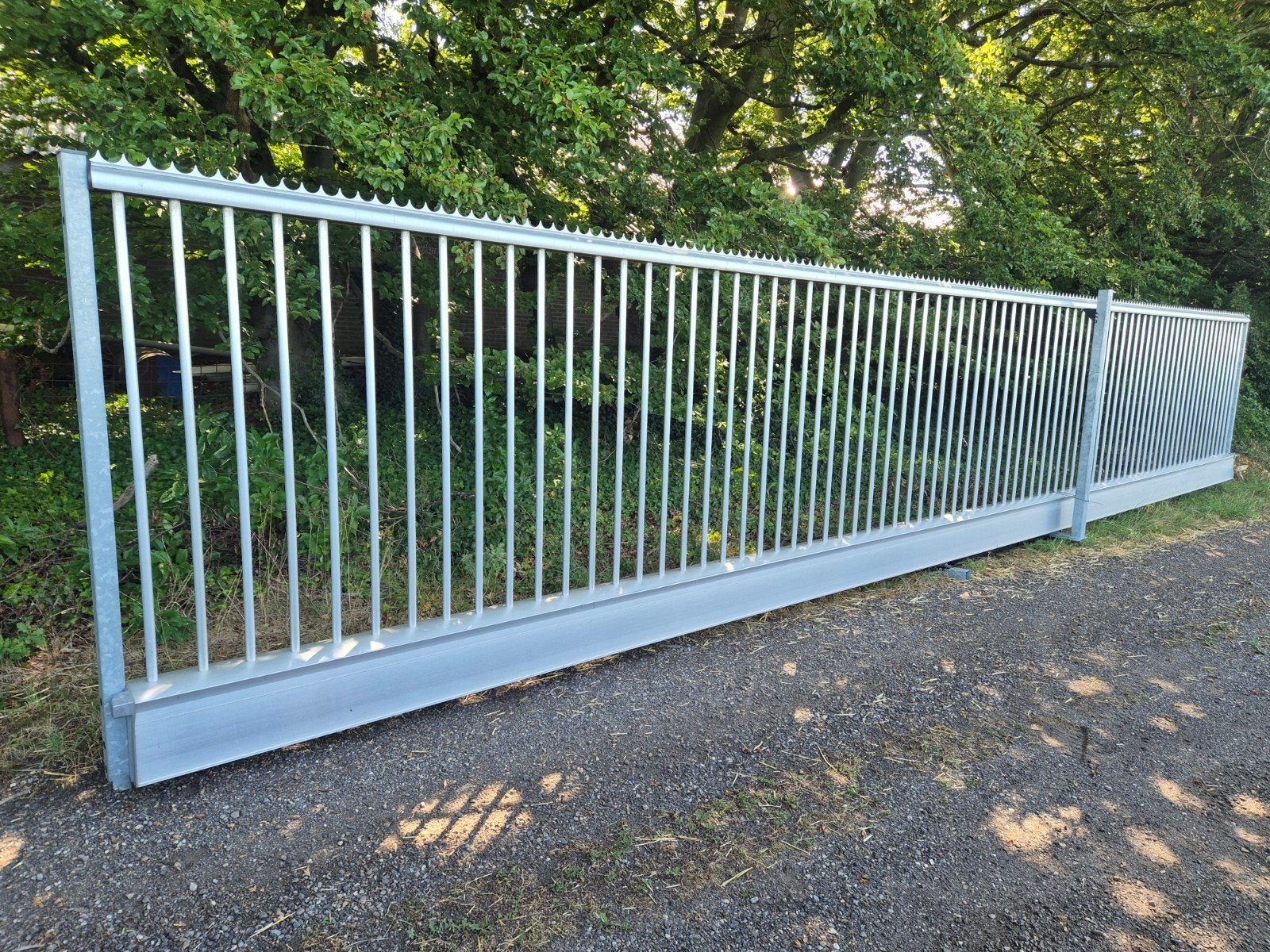 vrijdr. elek. schuifpoort 9 mtr doorgang,2 mtr hoog antraci, Tuin en Terras, Ophalen, Gebruikt, IJzer, Tuinhek