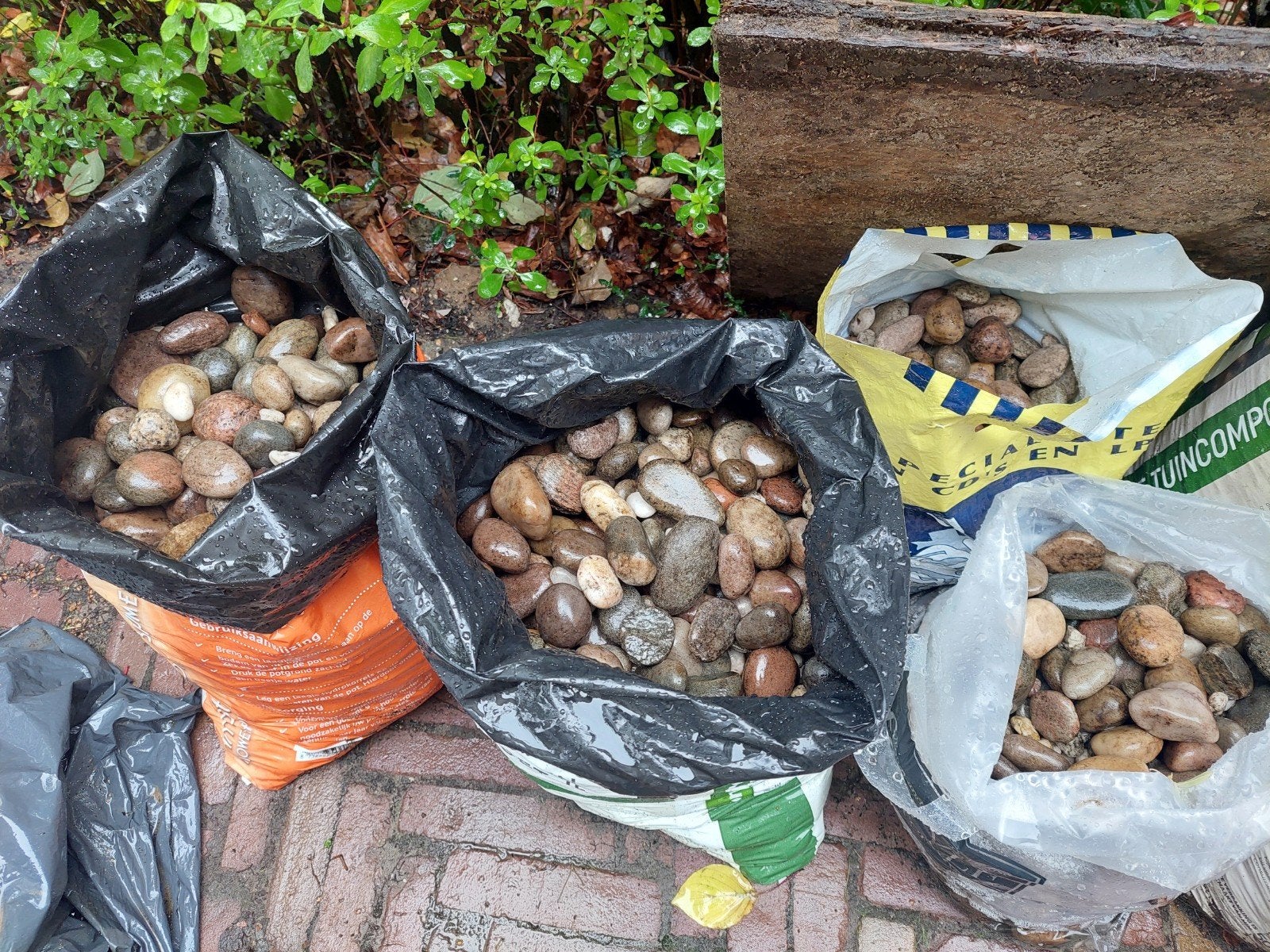 Gratis riviersteentjes, Tuin en Terras, Ophalen
