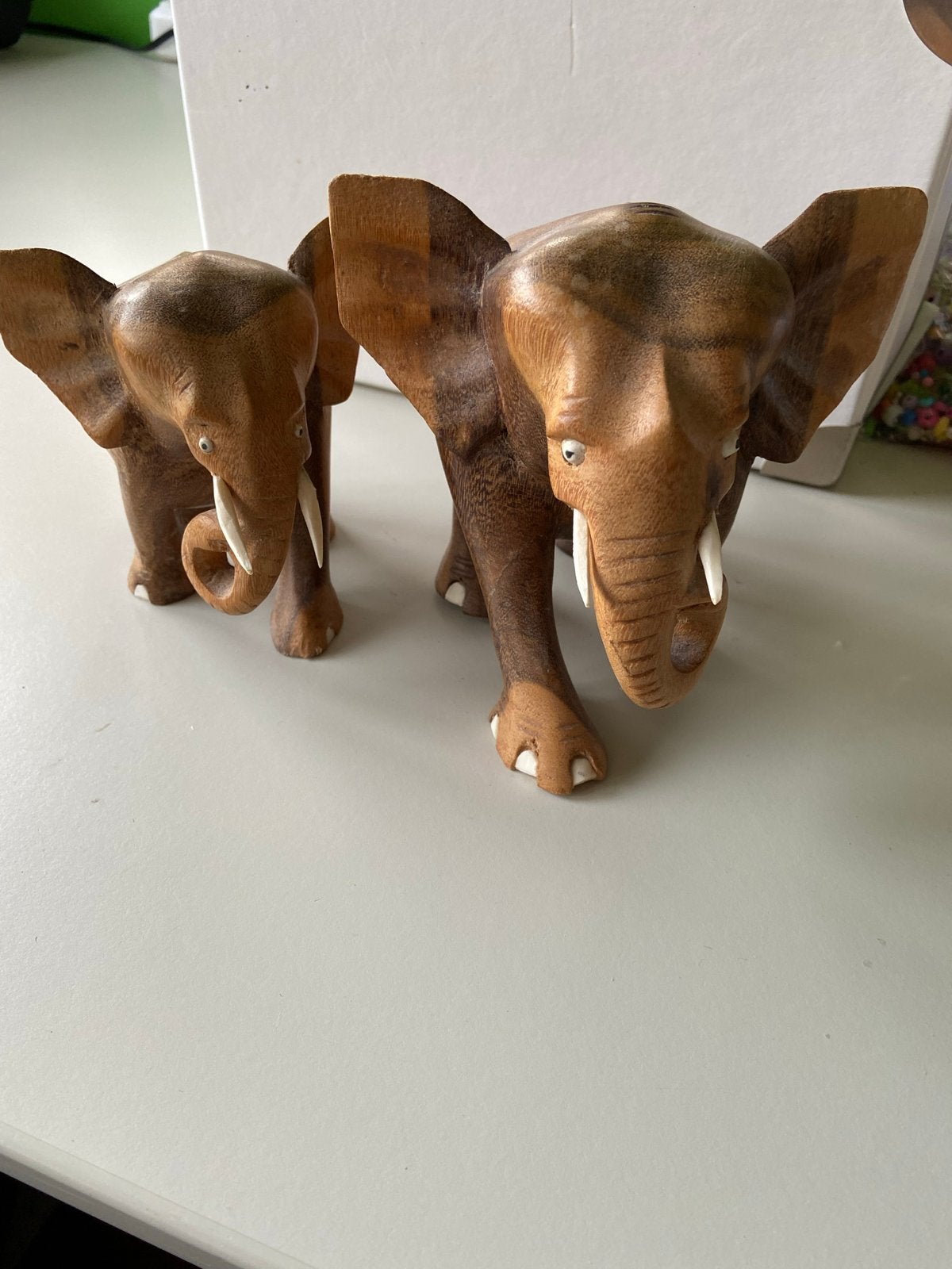 Set van 2 handgesneden houten olifanten, Verzamelen, Ophalen of Verzenden, Zo goed als nieuw, Dier