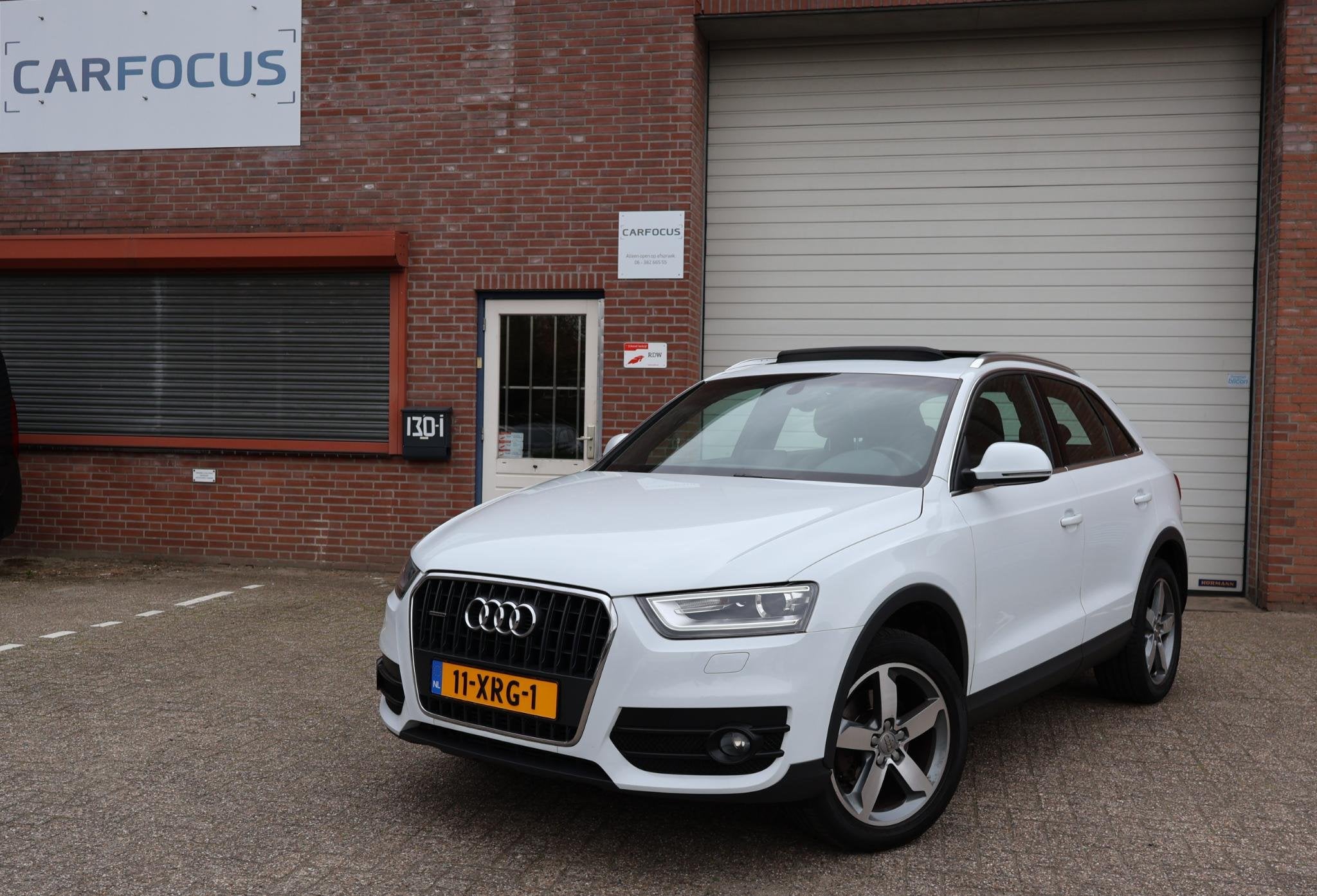 Audi Q3 2.0 TFSI quattro Pro Line Pano 3e eigenaar NAP Xenon, Auto's, Euro 5, Zwart, 4 cilinders, 1984 cc