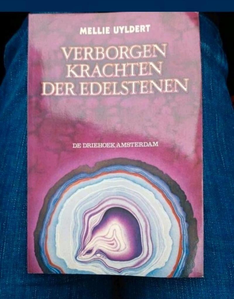 Verborgen Krachten der Edelstenen - Mellie Uyldert vaste pri, Ophalen of Verzenden
