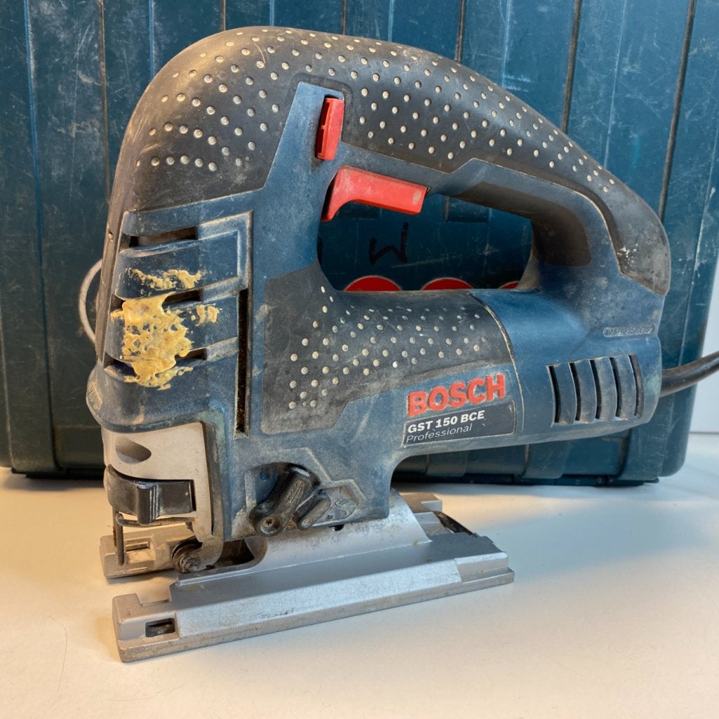 Bosch GST 180 BCE Decoupeerzaag | Gebruikt, Bosch, Gebruikt, Support@bosch.com, Robert Bosch GmbH
Robert-Bosch-Platz 1
70839 Gerlingen-SchillerhÃ¶he
Germany