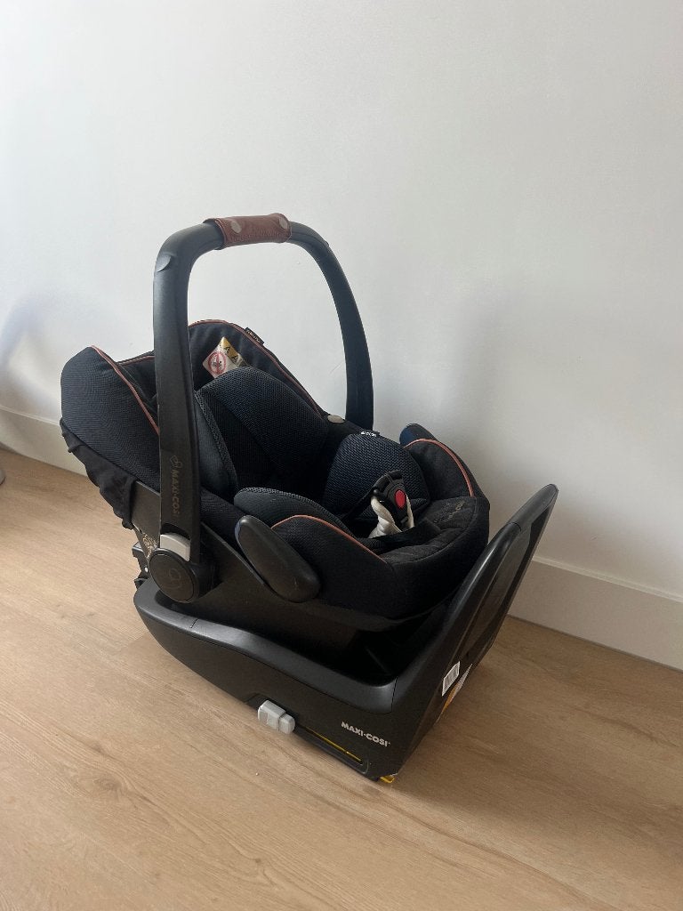 Maxi-Cosi Pebble Plus + 2WayFix i-Size ISOFIX Base, Ophalen, Gebruikt, Zijbescherming, Isofix