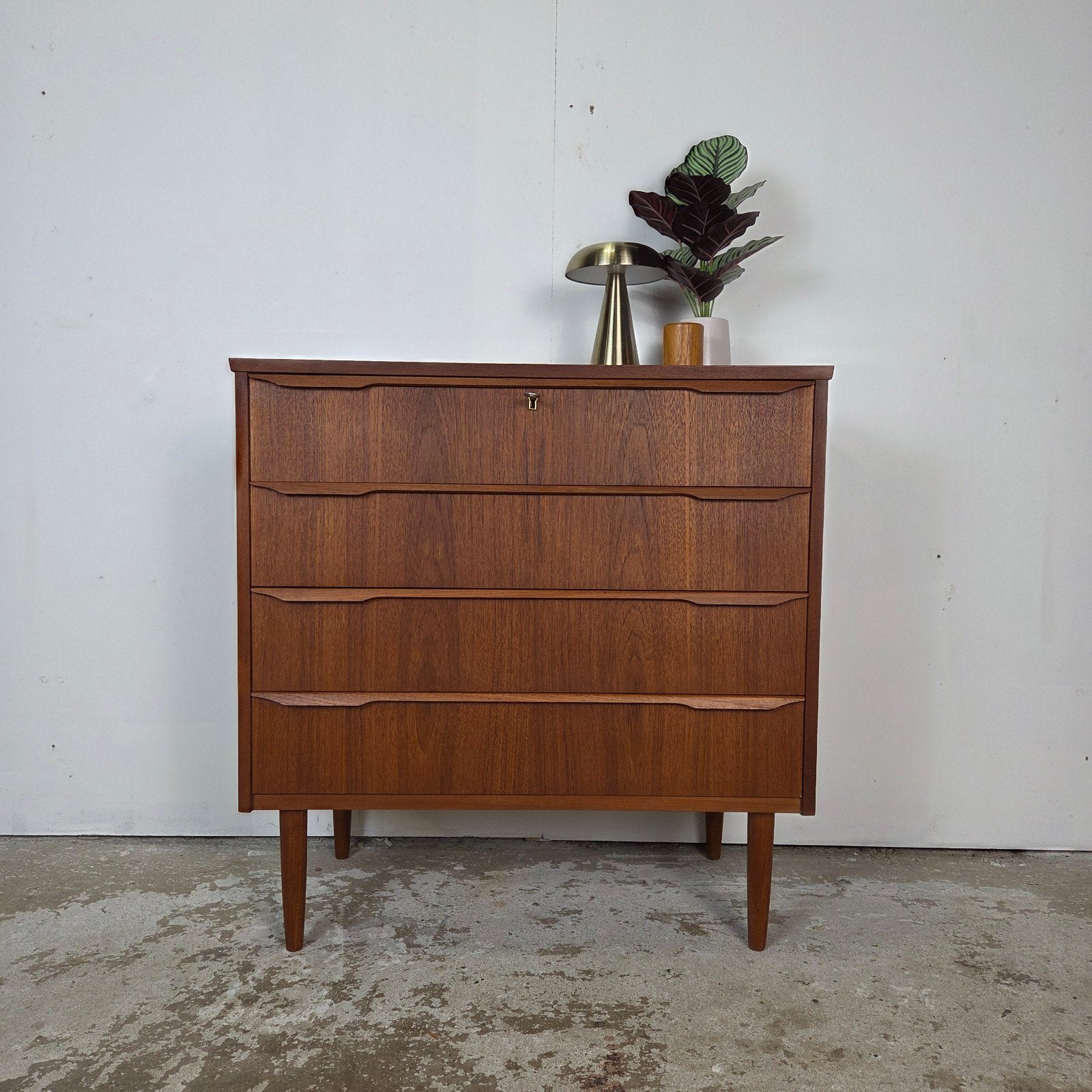 Vintage teak Deense ladekast jaren 60, Scandinavisch 4 lades, Ophalen, 50 tot 100 cm, Zo goed als nieuw, 3 of 4 laden