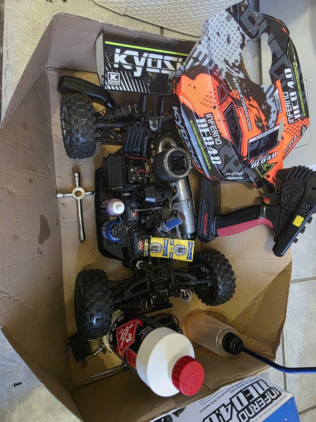 Kyosho inferno NEO 4.0 1:8 nitro buggy, Ophalen, Zo goed als nieuw, Nitro, Auto offroad
