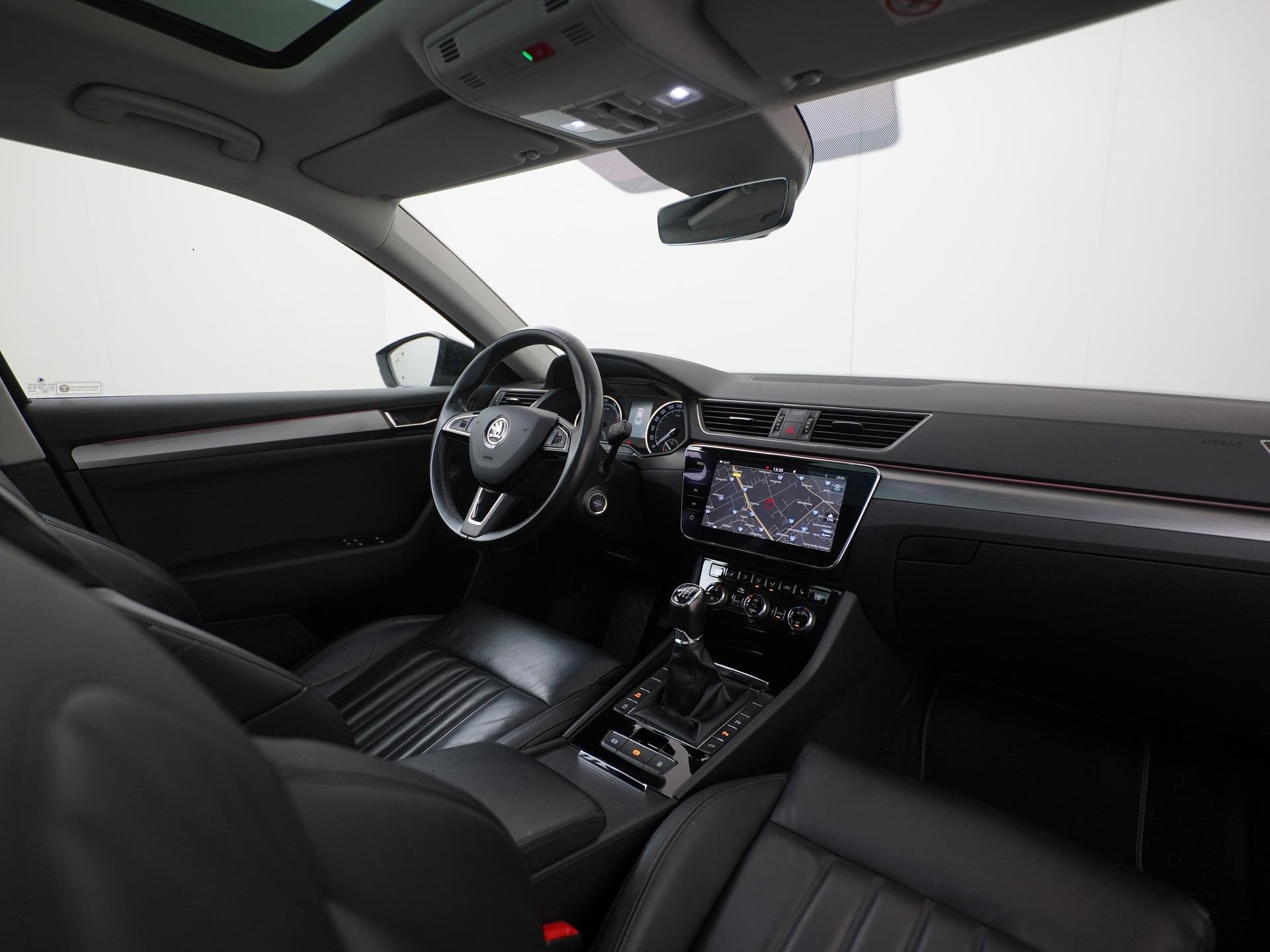 Skoda Superb 1.5 TSI ACT Style Business | Panoramadak | Trek, Auto's, Voorwielaandrijving, Zwart, Bedrijf, Handgeschakeld