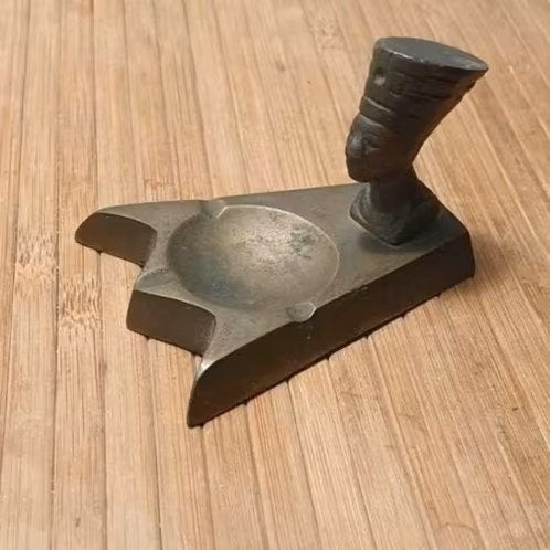 Antiek Art Deco   Egyptische Revival Nefertiti Asbak, Ophalen
